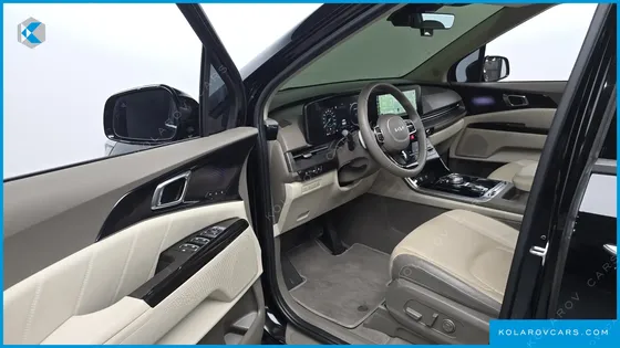 KIA CARNIVAL DIESEL 9-SEATER SIGNATURE