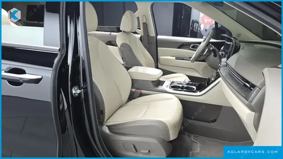 KIA CARNIVAL DIESEL 9-SEATER SIGNATURE