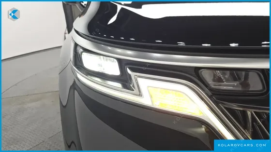 KIA CARNIVAL DIESEL 9-SEATER SIGNATURE