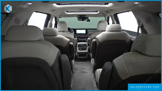 KIA CARNIVAL DIESEL 9-SEATER SIGNATURE