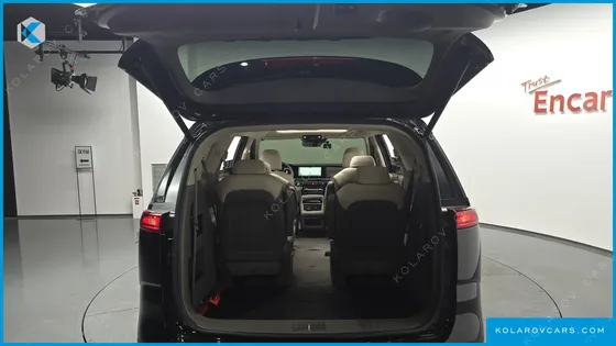 KIA CARNIVAL DIESEL 9-SEATER SIGNATURE