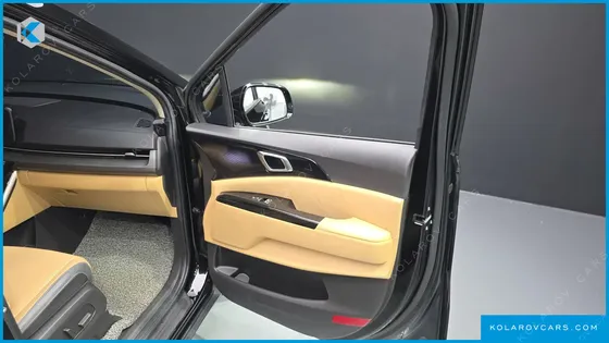 KIA CARNIVAL GASOLINE 9-SEATER SIGNATURE