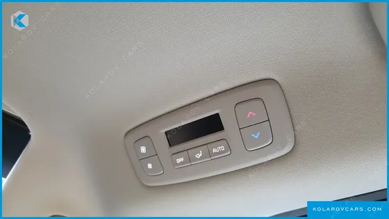 KIA CARNIVAL GASOLINE 9-SEATER SIGNATURE