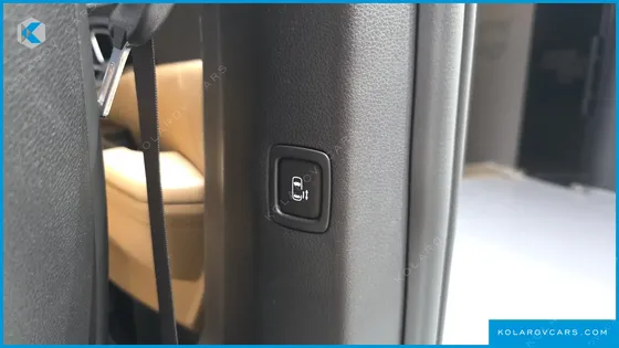 KIA CARNIVAL GASOLINE 9-SEATER SIGNATURE