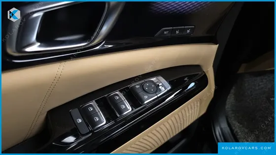 KIA CARNIVAL GASOLINE 9-SEATER SIGNATURE