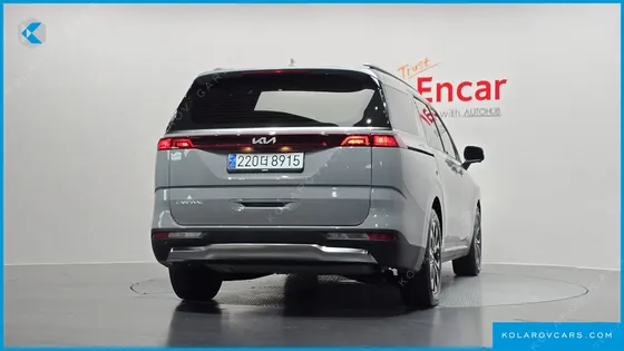 KIA CARNIVAL DIESEL 7-SEATER OUTDOOR