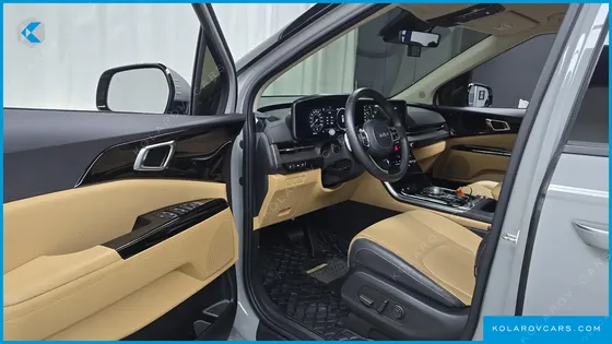 KIA CARNIVAL DIESEL 7-SEATER OUTDOOR