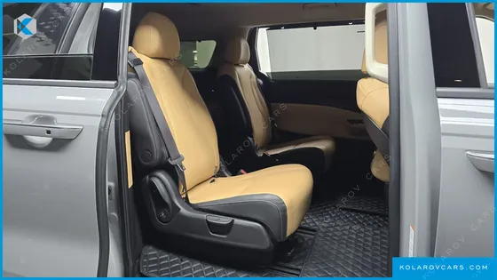 KIA CARNIVAL DIESEL 7-SEATER OUTDOOR