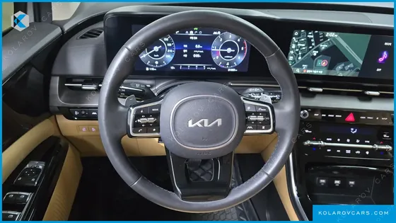 KIA CARNIVAL DIESEL 7-SEATER OUTDOOR