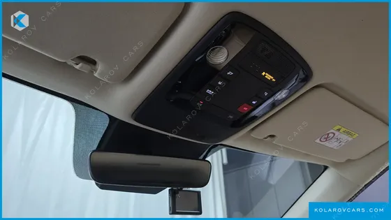 KIA CARNIVAL DIESEL 7-SEATER OUTDOOR