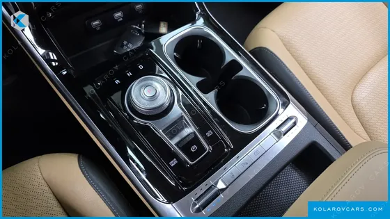 KIA CARNIVAL GASOLINE 7-SEATER NOBLESSE