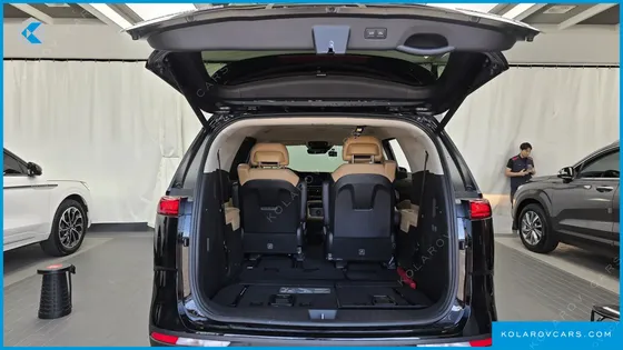 KIA CARNIVAL GASOLINE 7-SEATER NOBLESSE
