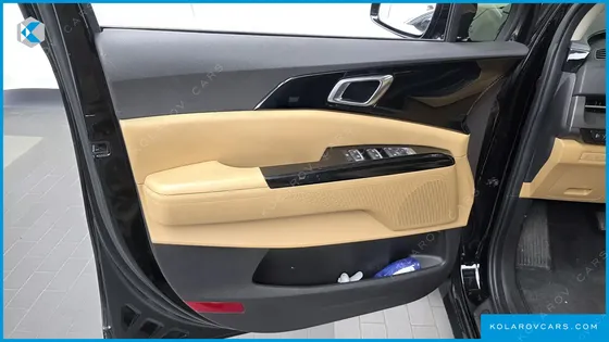 KIA CARNIVAL GASOLINE 7-SEATER NOBLESSE