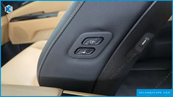 KIA CARNIVAL GASOLINE 7-SEATER NOBLESSE