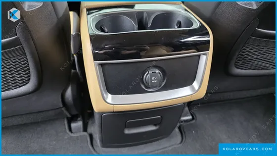 KIA CARNIVAL GASOLINE 7-SEATER NOBLESSE