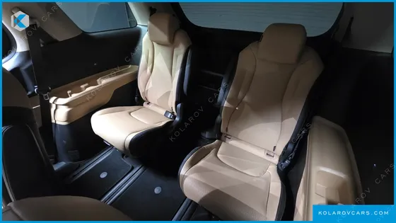 KIA CARNIVAL DIESEL 9-SEATER PRESTIGE
