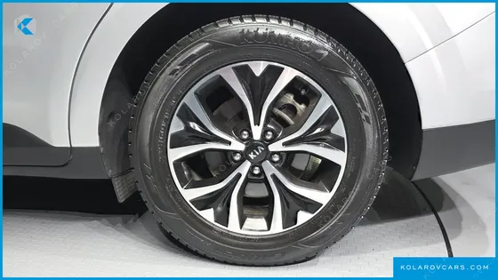 KIA CARNIVAL DIESEL 9-SEATER PRESTIGE