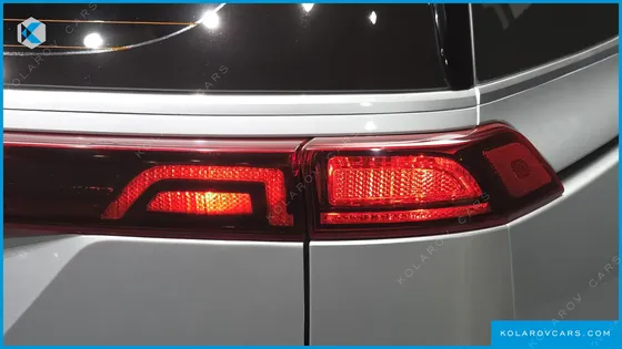 KIA CARNIVAL DIESEL 9-SEATER PRESTIGE