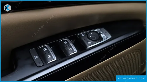 KIA CARNIVAL DIESEL 9-SEATER PRESTIGE