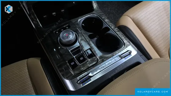 KIA CARNIVAL DIESEL 9-SEATER SIGNATURE