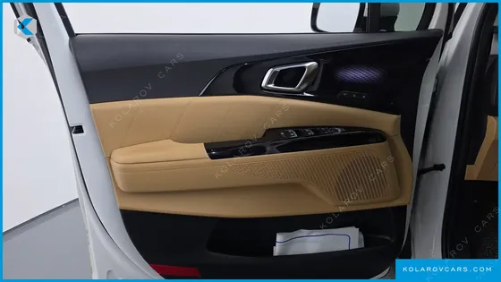 KIA CARNIVAL DIESEL 9-SEATER SIGNATURE