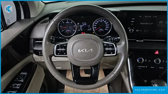 KIA CARNIVAL DIESEL 9-SEATER PRESTIGE