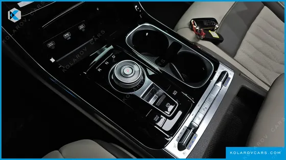 KIA CARNIVAL GASOLINE 7-SEATER SIGNATURE