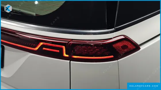 KIA CARNIVAL GASOLINE 7-SEATER SIGNATURE