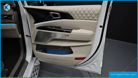 KIA CARNIVAL GASOLINE 7-SEATER SIGNATURE