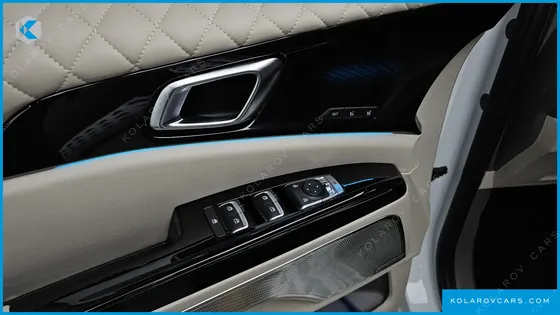 KIA CARNIVAL GASOLINE 7-SEATER SIGNATURE