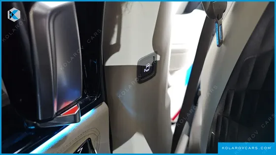 KIA CARNIVAL GASOLINE 7-SEATER SIGNATURE