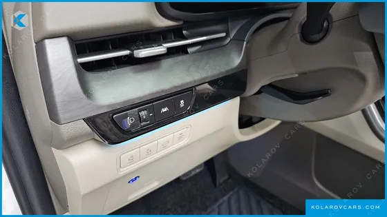 KIA CARNIVAL GASOLINE 7-SEATER SIGNATURE