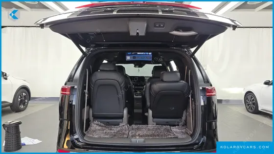 KIA CARNIVAL GASOLINE 9-SEATER HI-LIMOUSINE