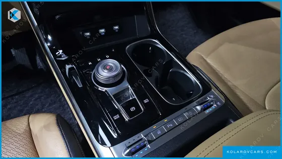 KIA CARNIVAL DIESEL 7-SEATER NOBLESSE