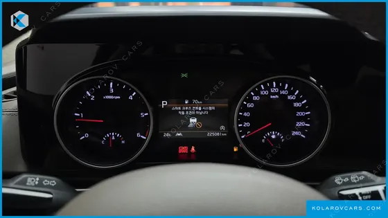 KIA CARNIVAL DIESEL 9-SEATER PRESTIGE