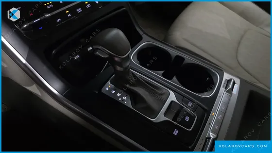 KIA CARNIVAL DIESEL 9-SEATER PRESTIGE