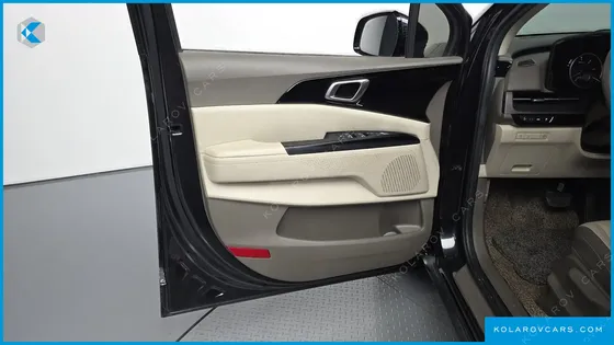 KIA CARNIVAL DIESEL 9-SEATER PRESTIGE