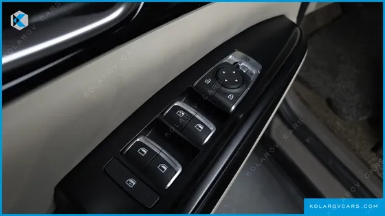 KIA CARNIVAL DIESEL 9-SEATER PRESTIGE