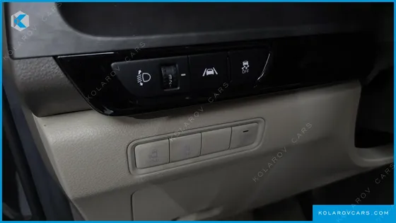 KIA CARNIVAL DIESEL 9-SEATER PRESTIGE