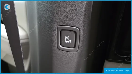 KIA CARNIVAL DIESEL 9-SEATER PRESTIGE