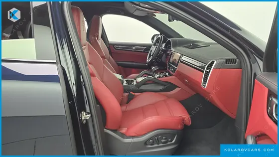 PORSCHE CAYENNE 3.0 PLATINUM EDITION