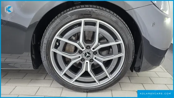 MERCEDES E-CLASS E220D 4MATIC AMG LINE