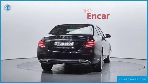 MERCEDES E-CLASS E300 4MATIC EXCLUSIVE STANDARD