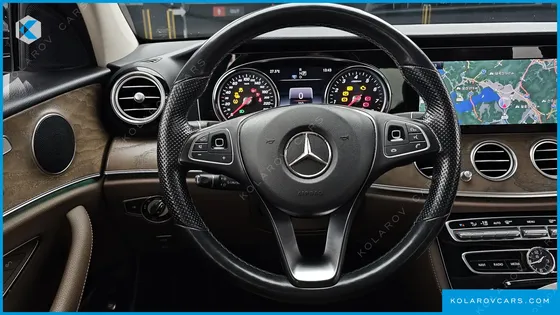 MERCEDES E-CLASS E300 4MATIC EXCLUSIVE STANDARD