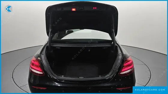 MERCEDES E-CLASS E300 4MATIC EXCLUSIVE STANDARD
