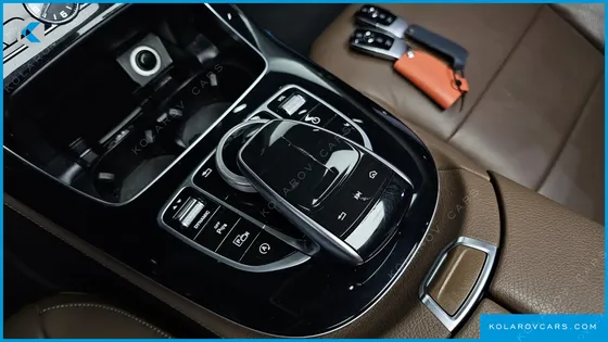 MERCEDES E-CLASS E300 4MATIC EXCLUSIVE STANDARD
