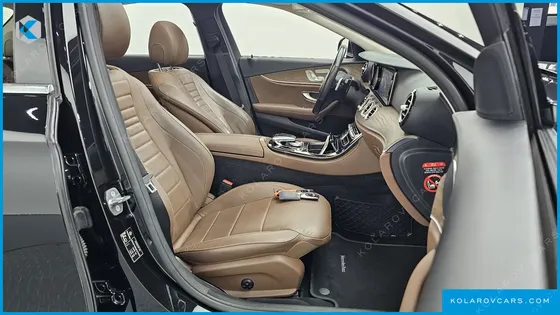 MERCEDES E-CLASS E300 4MATIC EXCLUSIVE STANDARD