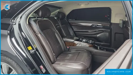 GENESIS EQ900 5.0 GDI AWD LIMOUSINE