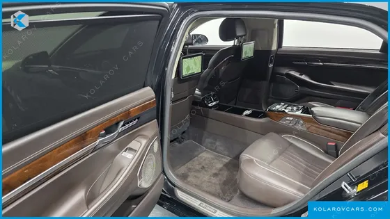 GENESIS EQ900 5.0 GDI AWD LIMOUSINE