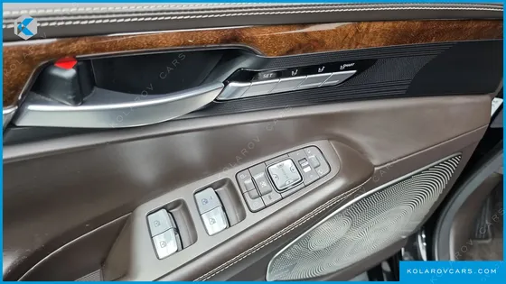 GENESIS EQ900 5.0 GDI AWD LIMOUSINE